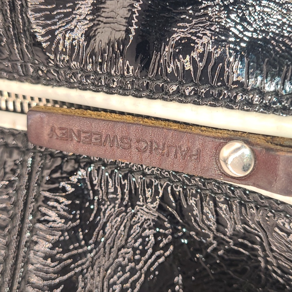 Pauric Sweeney Patent Leather Shoulder Bag. Made in Italy - Picture 7 of 11